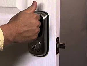 Lock Locksmith Tech Chicago, IL 312-288-7675 - 24-7-locksmith-key-service