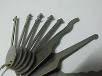 Lock Locksmith Tech Chicago, IL 312-288-7675 - change-locks-service